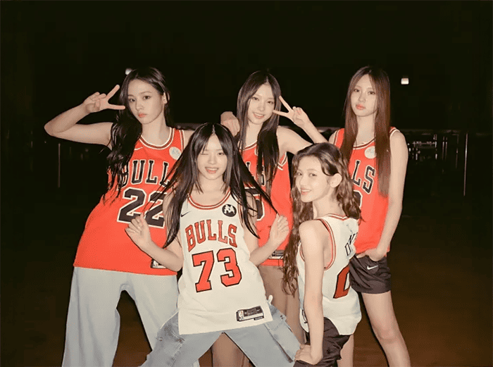 [NewJeans] White Sleeveless Jersey (unisex)